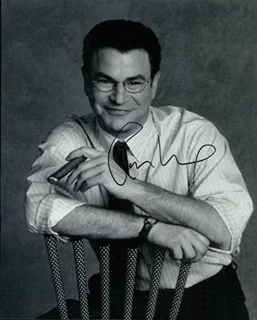 Robert Wuhl autograph