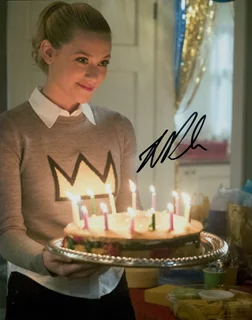 Lili Reinhart autograph