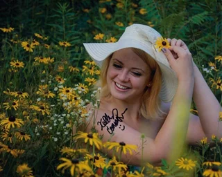 Kelly Connaire autograph