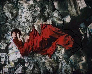 Amber Hodgkiss autograph