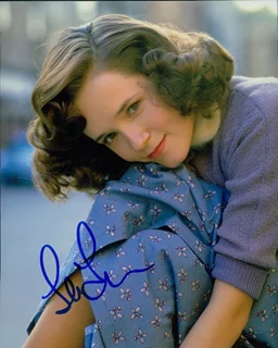 Lea Thompson autograph