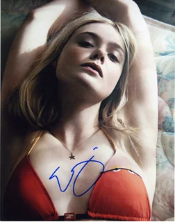 Elle Fanning autograph