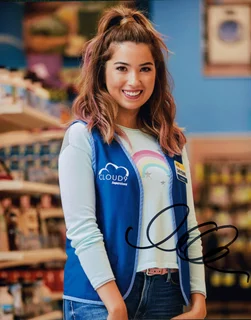 Nichole Bloom autograph