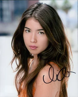 Nichole Bloom autograph
