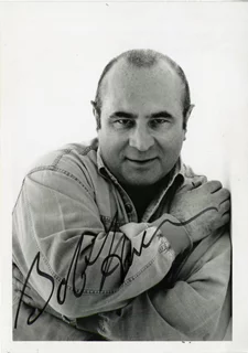 Bob Hoskins autograph