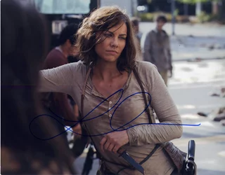 Lauren Cohan autograph