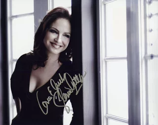 Gloria Estefan autograph