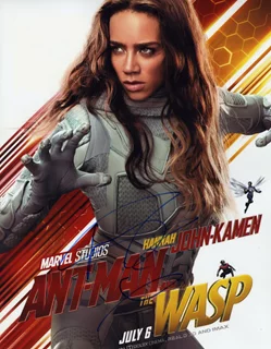 Hannah John-Kamen autograph