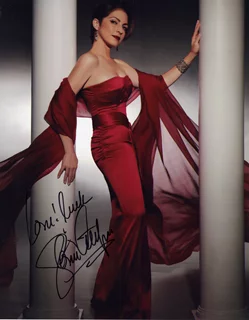 Gloria Estefan autograph