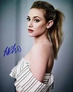 Lili Reinhart autograph