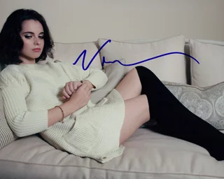 Vanessa Marano autograph