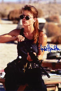 Linda Hamilton autograph