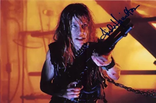 Linda Hamilton autograph