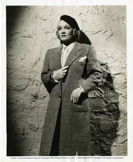 Marlene Dietrich autograph