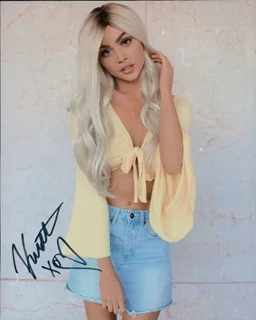 Kristen Hancher autograph