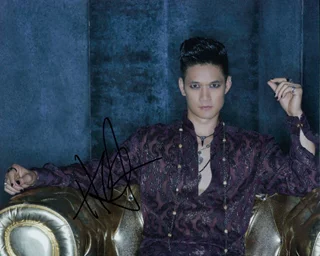 Harry Shum Jr. autograph