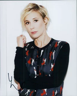 Liza Weil autograph