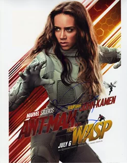 Hannah John-Kamen autograph