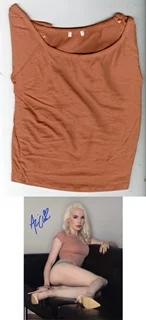 Ali Claire autograph