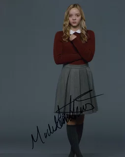 Madeleine Arthur autograph