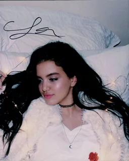 Lilimar Hernandez autograph