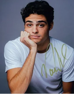 Noah Centineo autograph