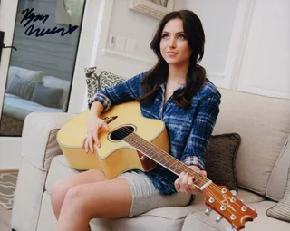 Ryan Newman autograph