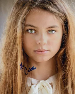 Caitlin Carmichael autograph