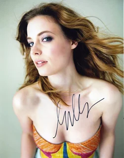 Gillian Jacobs autograph