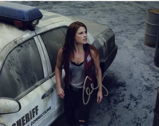 Ali Larter autograph