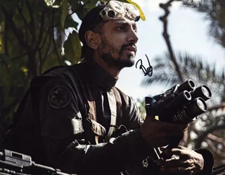Riz Ahmed autograph