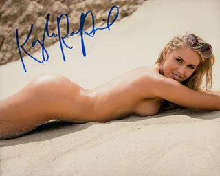 Kayla Rae Reid autograph