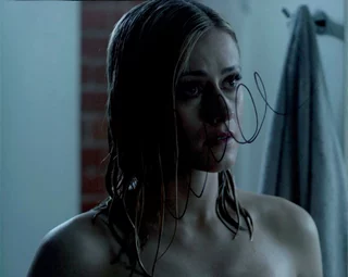 Olivia Dudley autograph