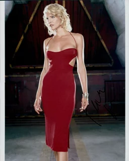 Tricia Helfer autograph