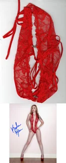 Karoline Keri autograph