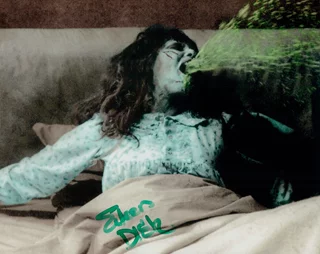 Eileen Dietz autograph