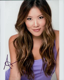 Ally Maki autograph