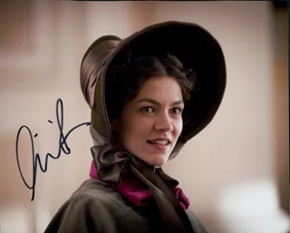 Olivia Ross autograph