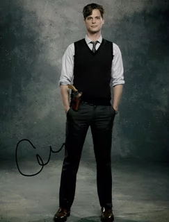 Matthew Gray Gubler autograph