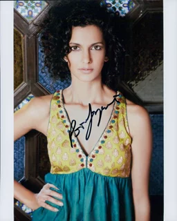 Poorna Jagannathan autograph