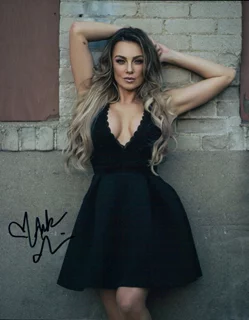 Amber Nichole Miller autograph