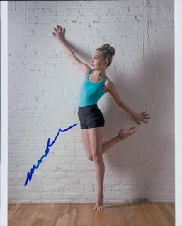Maddie Ziegler autograph