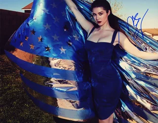 Mary Elizabeth Winstead autograph