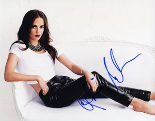 Alicia Vikander autograph