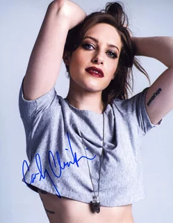 Carly Chaikin autograph