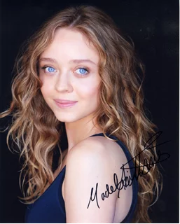 Madeleine Arthur autograph