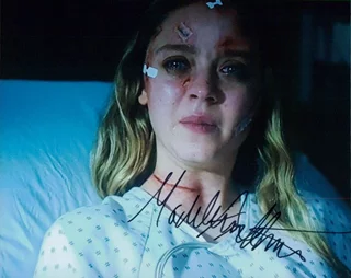 Madeleine Arthur autograph