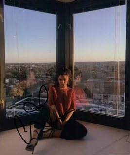 Isabella Gomez autograph