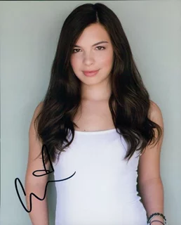 Isabella Gomez autograph