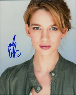 Yael Grobglas autograph